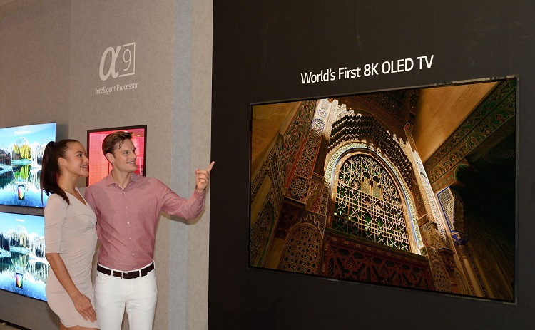 -lge_8k-oled-tv_01.jpg