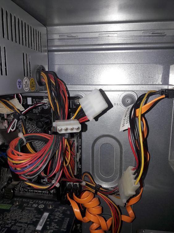 Can I connect GPU to this PSU?-20180712_125851.jpg