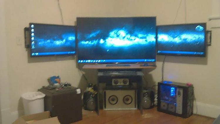 3 screens one game 3 players.-13382198_786226471514892_1295139162_n.jpg