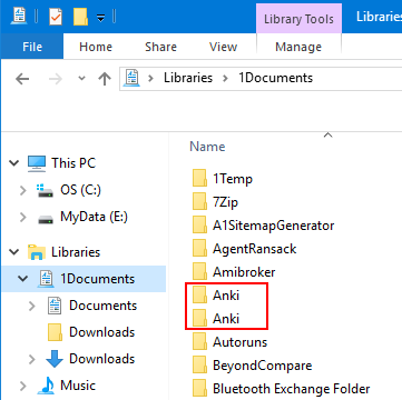 Why is the right pane of File Explorer showing the wrong contents?-documentshasallfolders.png