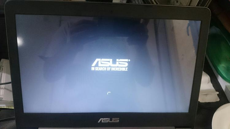 ASUS Laptop stuck on ASUS Logo with spinning circle under it-dsc_0009_0.jpg