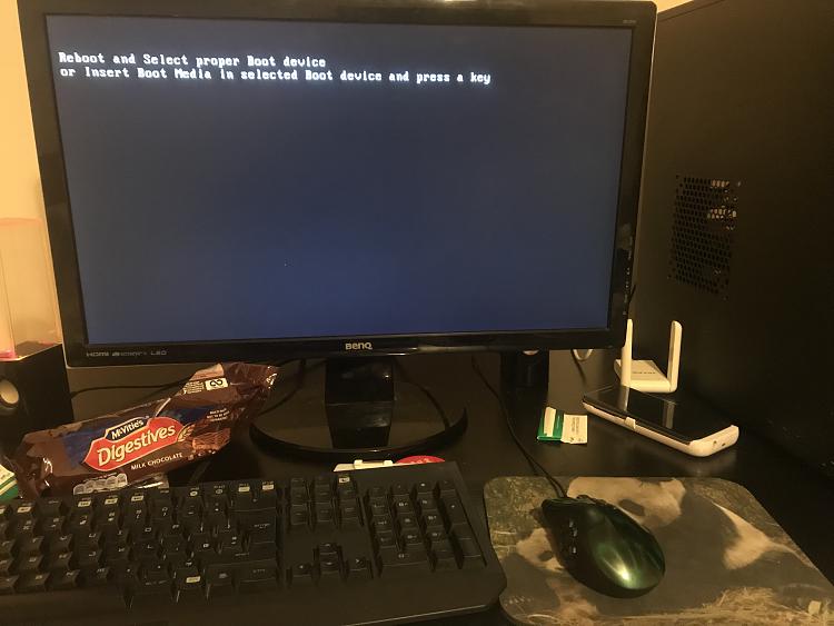 when i boot my pc it asks me to go to bios and change the boot device-img_0585.jpg