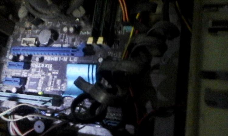 Is this vcard compatible w/ my mobo? (newbie)-16130015_120300001703643034_1525696063_o.jpg