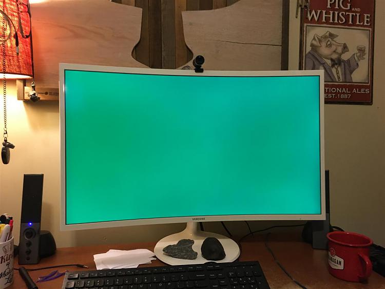 BUZZ!! The monitor goes Green! NO OS...-img_0303.jpg