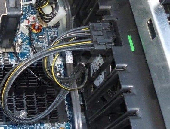 Z800 Graphics card upgrade-z800-6-pin-graphic-cables.jpg