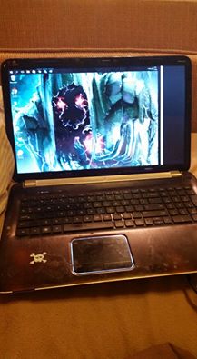 My computer has a black bar on the side, how can I fix this?-13516552_1316068118420904_7456247996289761018_n.jpg