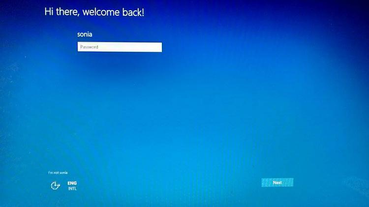 Windows 10 upgrade install crashing at first login screen-11692997_885951128147029_493840232_n.jpg