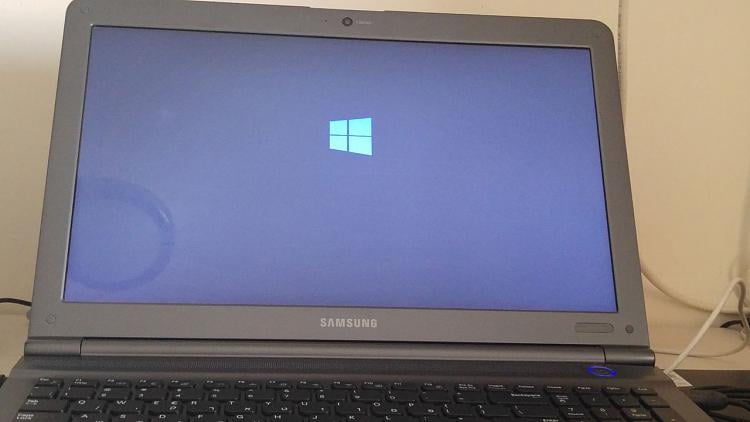 Samsung RC510 - Got stuck at windows logo when trying to boot into USB-20150805_132811.jpg