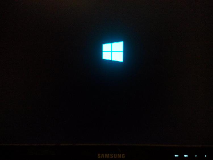 Windows 10 installation stuck at blue logo(no spinning dots)-win10_bootable_dvd.jpg