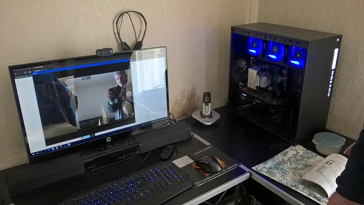 Show off your PC!-e1221cd7aafda7e11e5c47a530164409394cbc26b3e8a4c562-pimgpsh_fullsize_distr.jpg