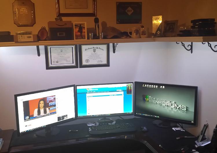 Show off your computer setup-desk.jpg