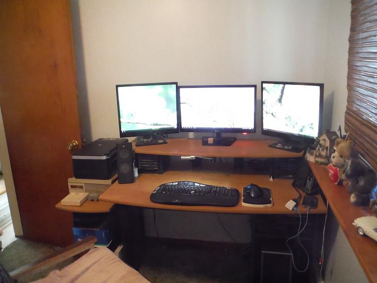 Show off your computer setup-dscf0890m.jpg