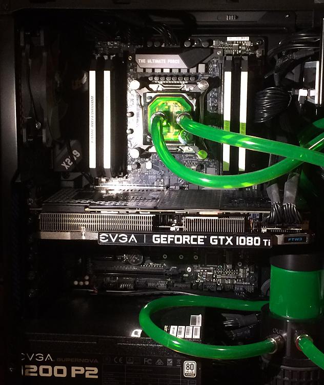 Show off your PC!-evga-1080ti-installed.jpg