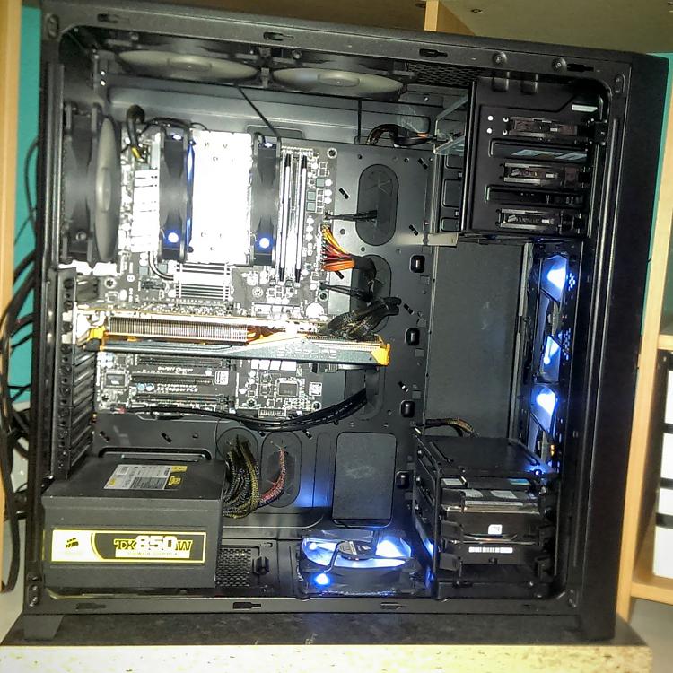 Show off your PC [2]-case-3.jpg