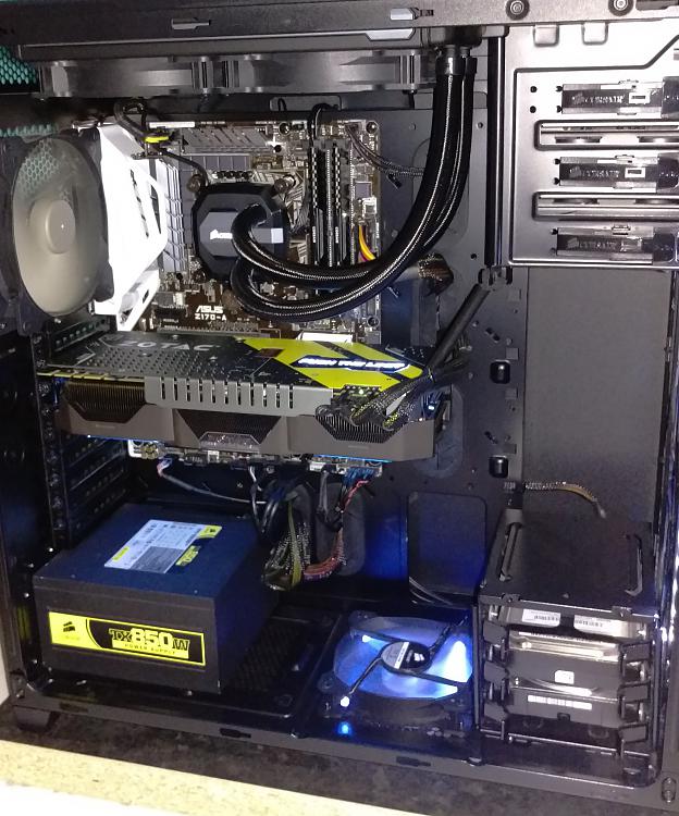 Show off your PC [2]-inside.jpg
