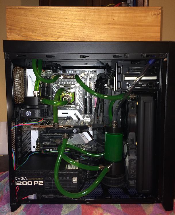 Show off your PC [2]-x299-rad-box-web.jpg