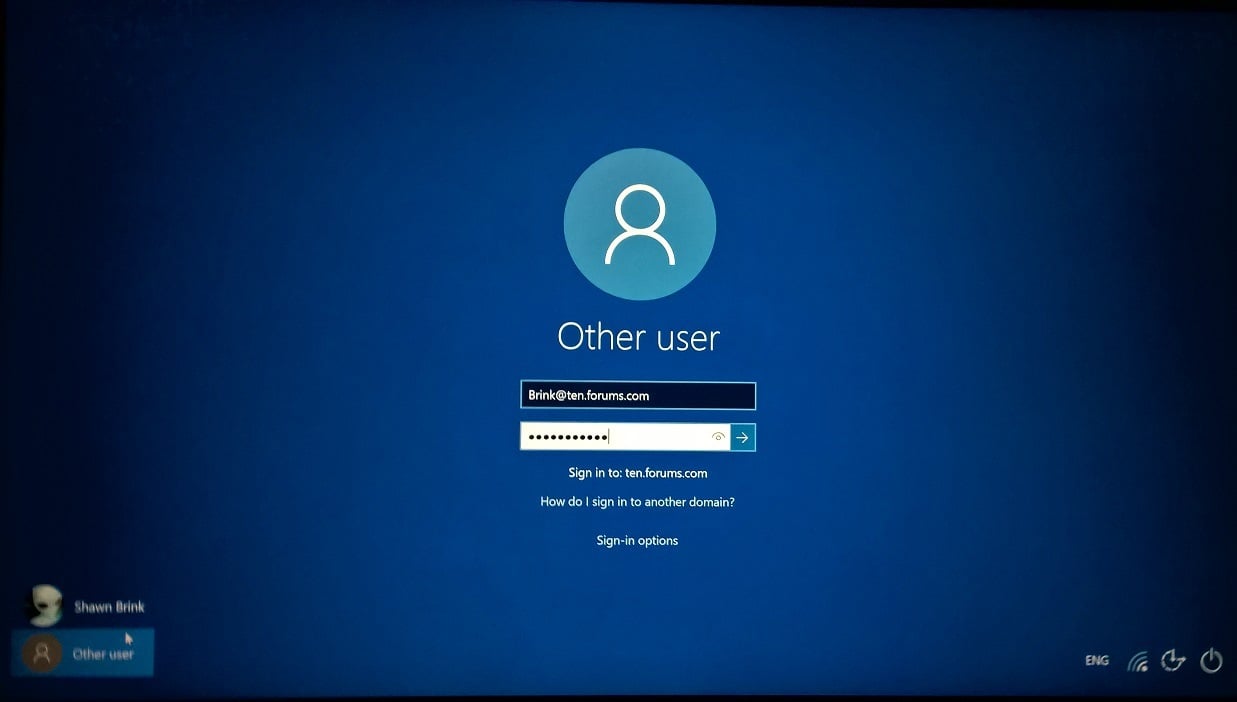 how to reset pc stuck on login screen windows 10