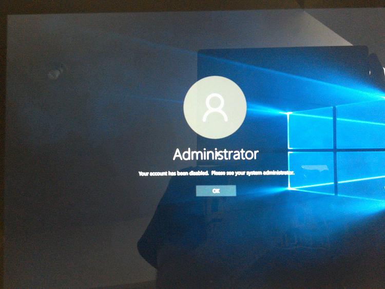 Administrator logon appears before my account logon page on startup-16990886_10207838520831496_1960264748_o.jpg