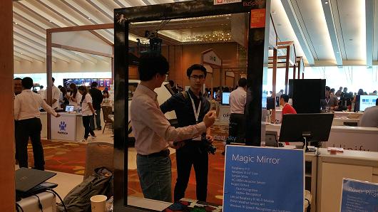 Microsoft has developed a mirror that can read your emotions-103648799-20160518_095642.530x298.jpg