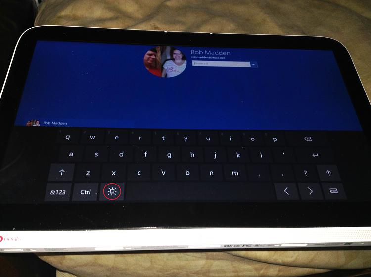 New button on touch screen keyboard for lockscreen build 10049-img_2699.jpg